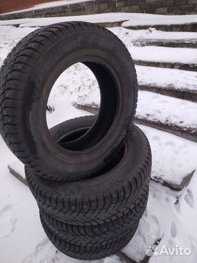 Продам резину зимнюю 16