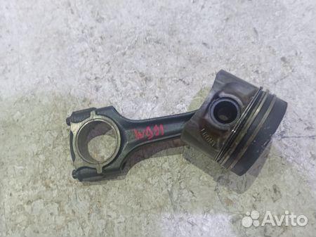 Поршень с шатуном Мерседес