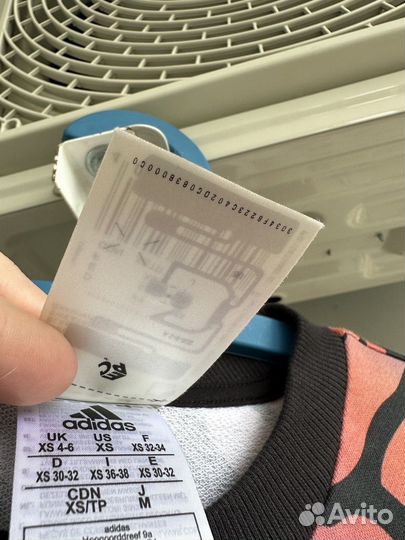 Новый укороченный свитшот adidas