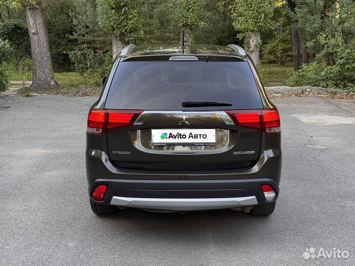 Mitsubishi Outlander 2.4 CVT, 2016, 186 200 км