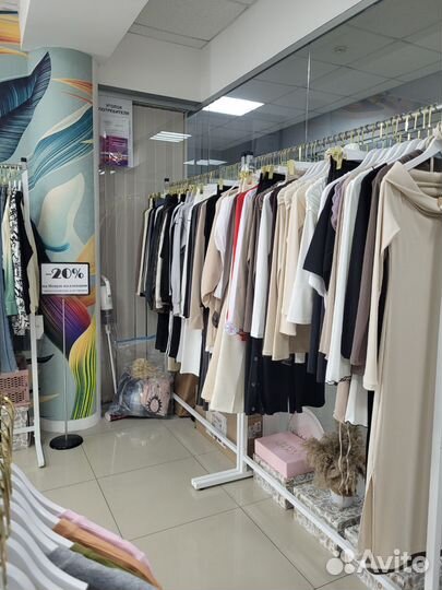 Магазин шоурум женской одежды