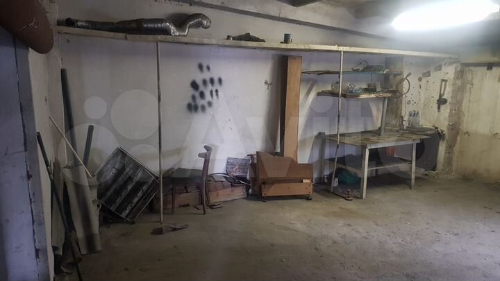 Гараж, > 30 м²