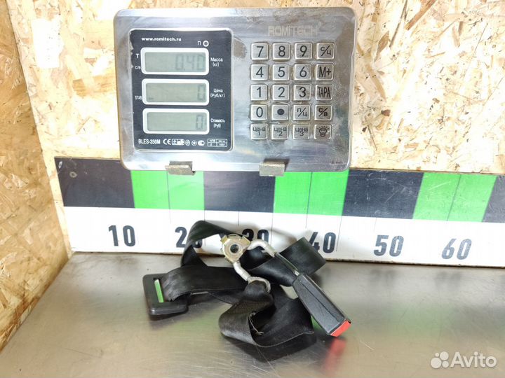 Ремень безопасности центральный задний Skoda Fabia