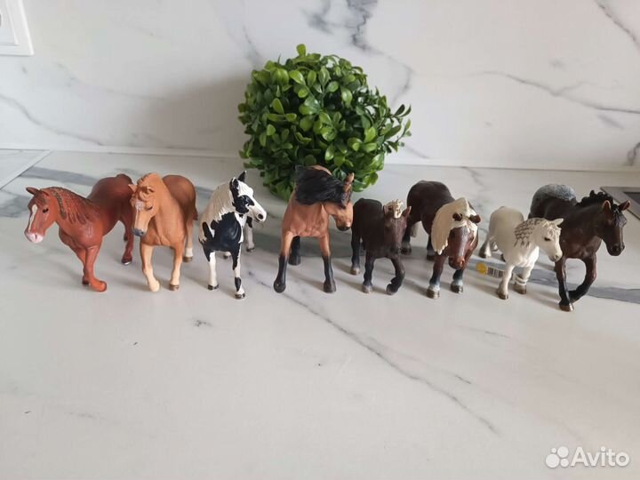 Фигурки лошадей Schleich