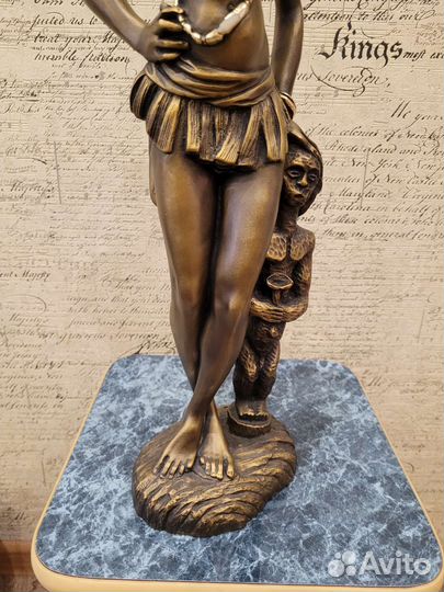 Статуэтка женщина с мальчиком