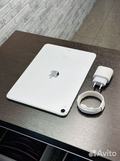 Отличный iPad Pro 11 64gb WiFi Only Оригинал