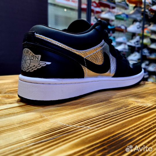 Кроссовки Air Jordan 1 Low Silver Toe