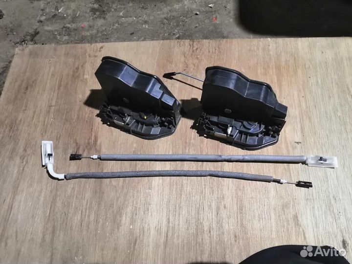 Замок двери тросик замка BMW E60 F10