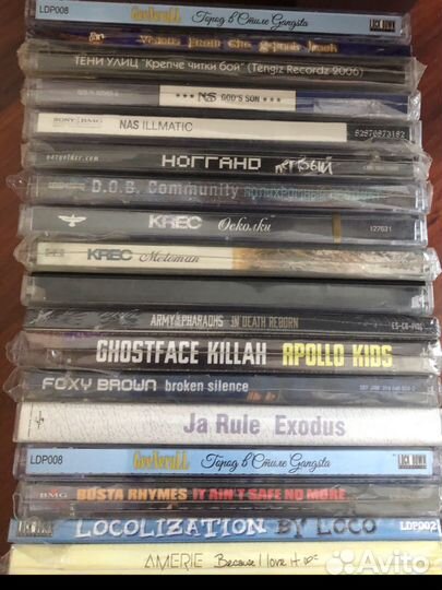 Компакт-диски, рэп, рок. Кассеты