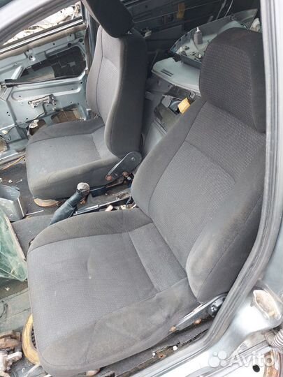 Передние сиденья Лада Приора