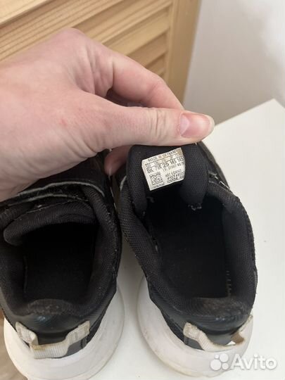 Кроссовки adidas