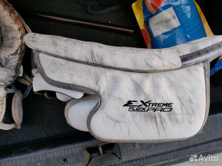 Вратарская хоккейная форма