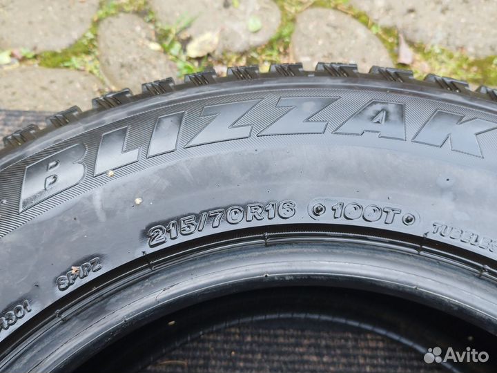 Bridgestone Blizzak Spike-01 215/70 R16