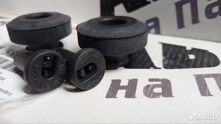 Крепление радиатора Audi A4 B7 BWE 14.06.2006