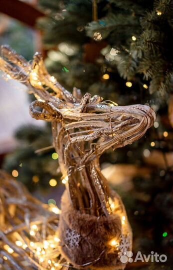 Новогодний светящийся олень