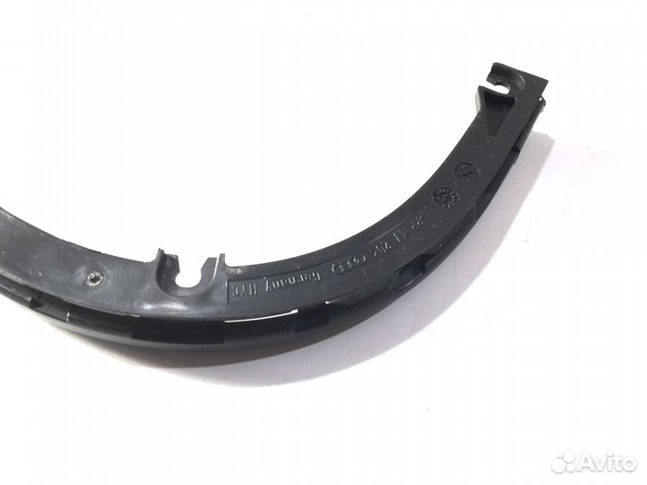 Крепление уплотнителя Audi A6 C6 Avant