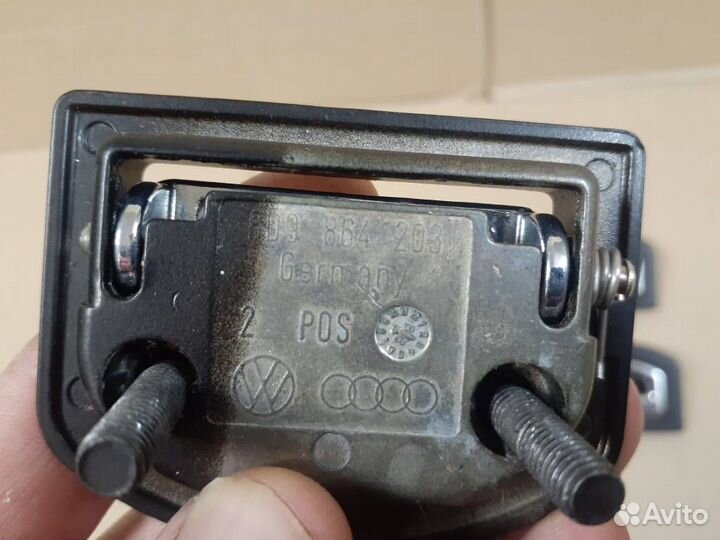 Петля багажника audi A8 D2 AQF