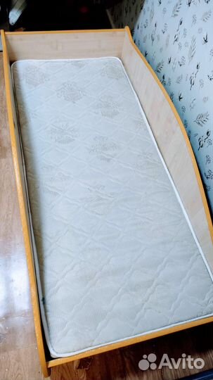 Детская кровать от 3 лет с матрасом бу