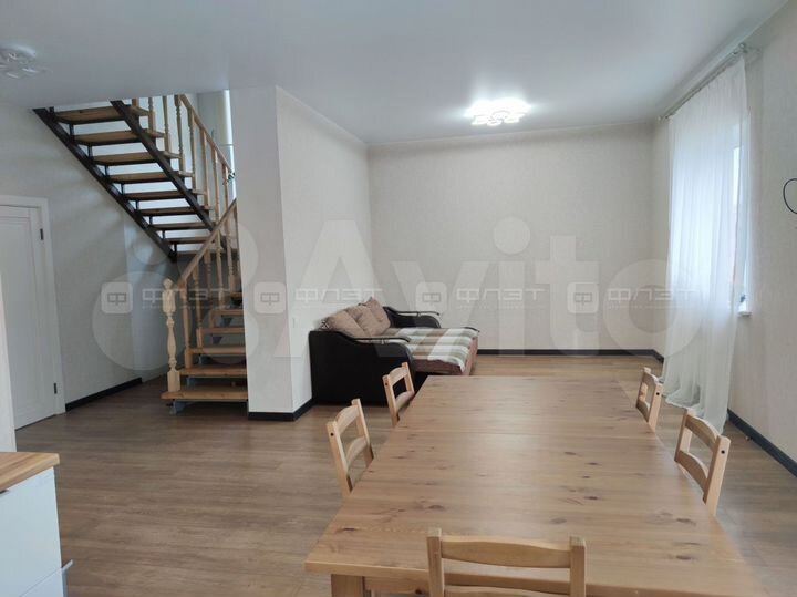 Дом 161 м² на участке 5,5 сот.