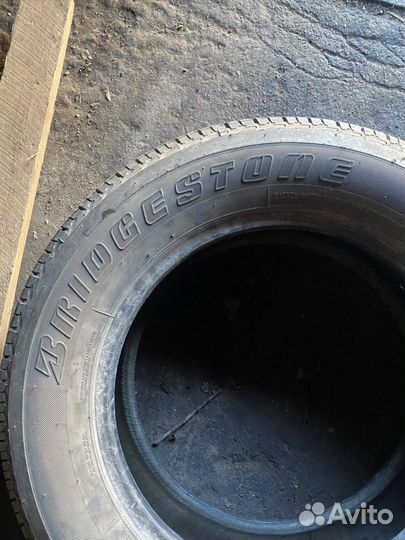 Bridgestone Dueler H/T D684 235/65 R17