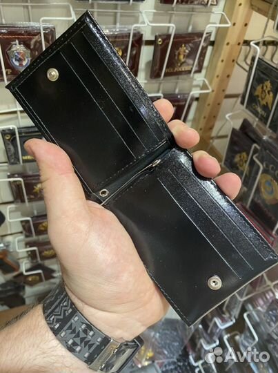 Черная обложка для удостоверения с кошельком