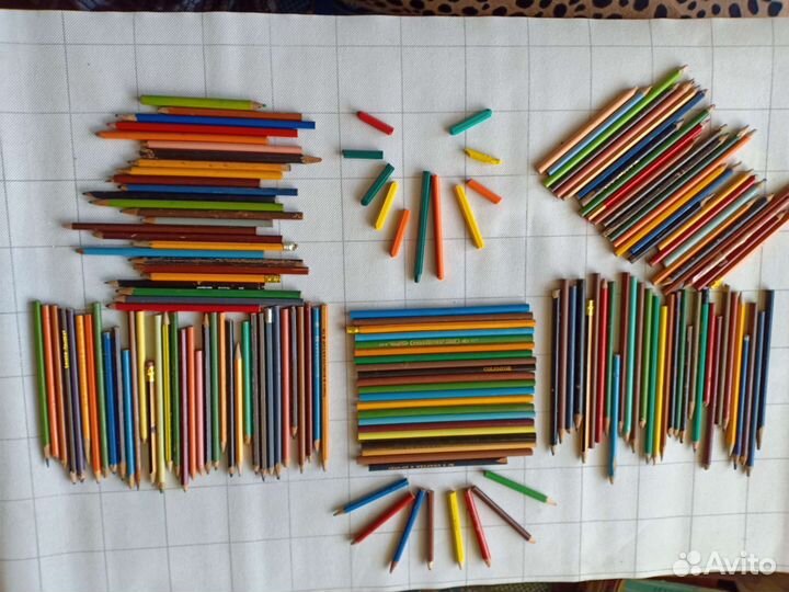 Цветные карандаши + подставка для карандашей