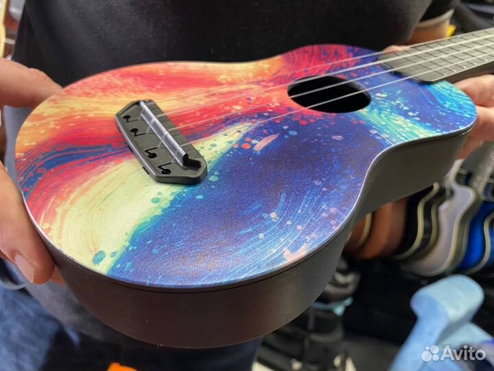 Укулеле, разноцветный вихрь