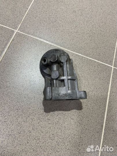 Корпус масляного фильтра Audi 80 B2 1985 г