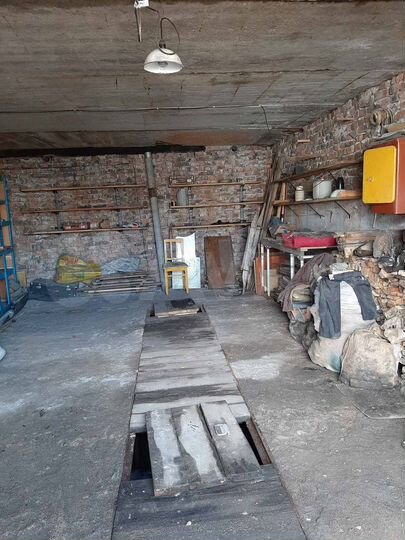 Гараж, > 30 м²