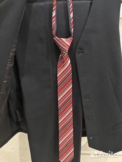 Костюм школтный жилет, брюки, галстук