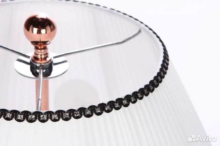 Настольный светильник Queen