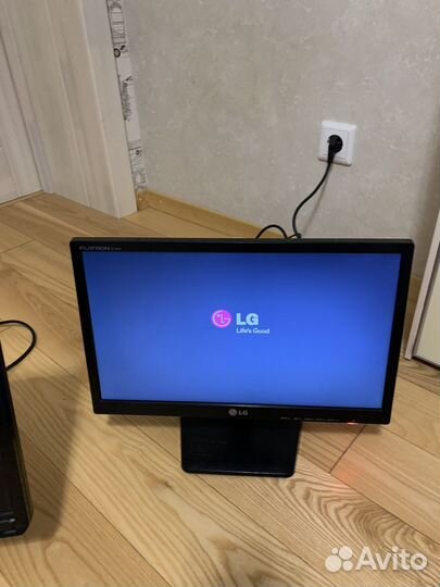 Монитор LG flatron e 1942