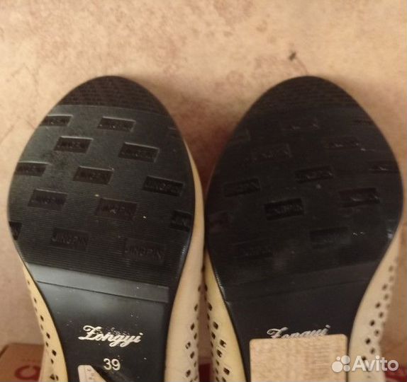 Продаю босоножки