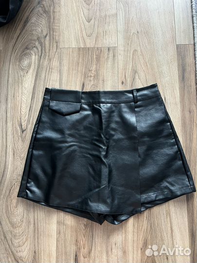 Кожаные шорты