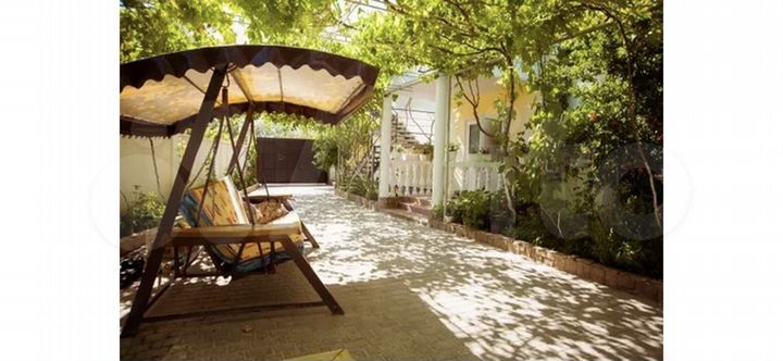 Комната 100 м² в 1-к., 1/4 эт.