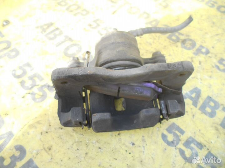 Суппорт передний правый Nissan Pulsar 1995-2000