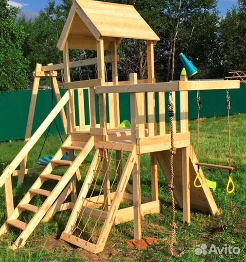 Деревянная детская площадка без занос
