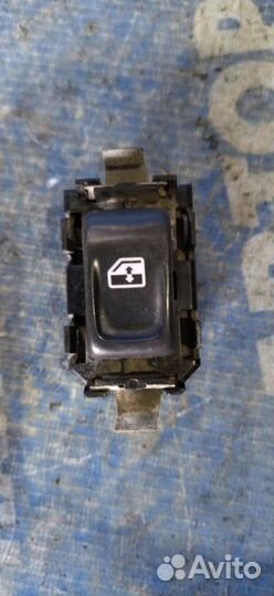 Кнопка стеклоподъемника Chevrolet Trailblazer