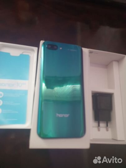 HONOR 10, 4/64 ГБ