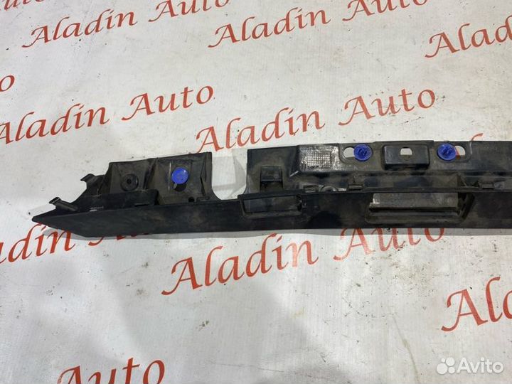 Накладка крышки багажника Ford Mondeo 4