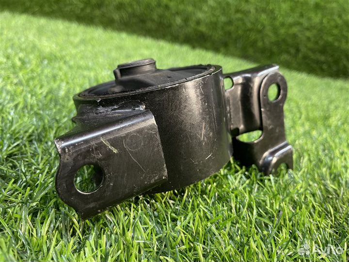 Подушка двигателя передняя левая Honda Odyssey RB1