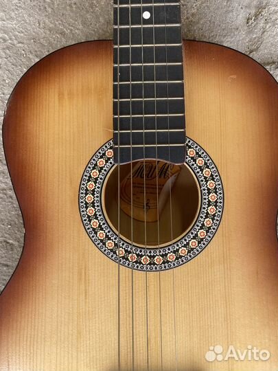 Акустическая гитара
