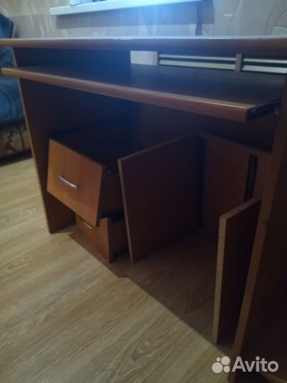 Компьютерный стол