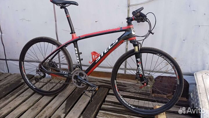 Stels Navigator 890 Carbon