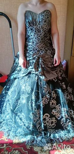 Платье на выпускной пышное женское
