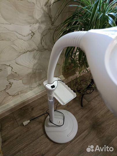 Лампа для наращивания ресниц напольная