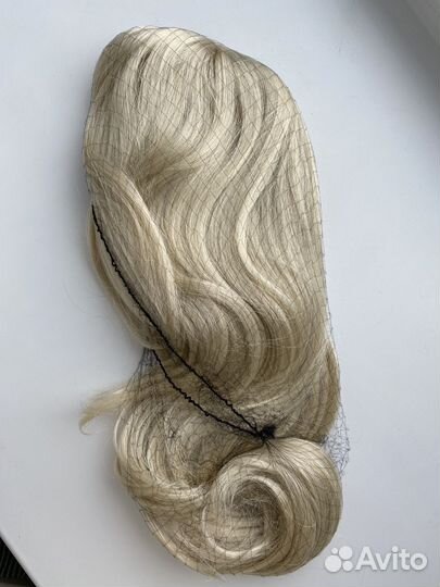 Парик блонд с челкой