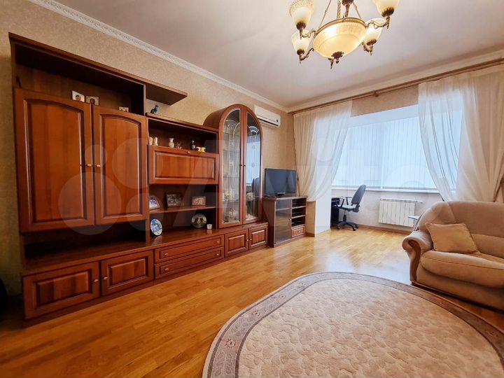 3-к. квартира, 82 м², 3/9 эт.