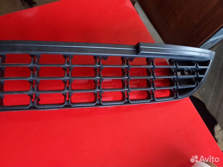 Решетка в бампер центральная Opel Astra J