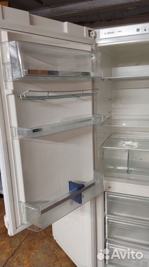 Холодильник двухкамерный